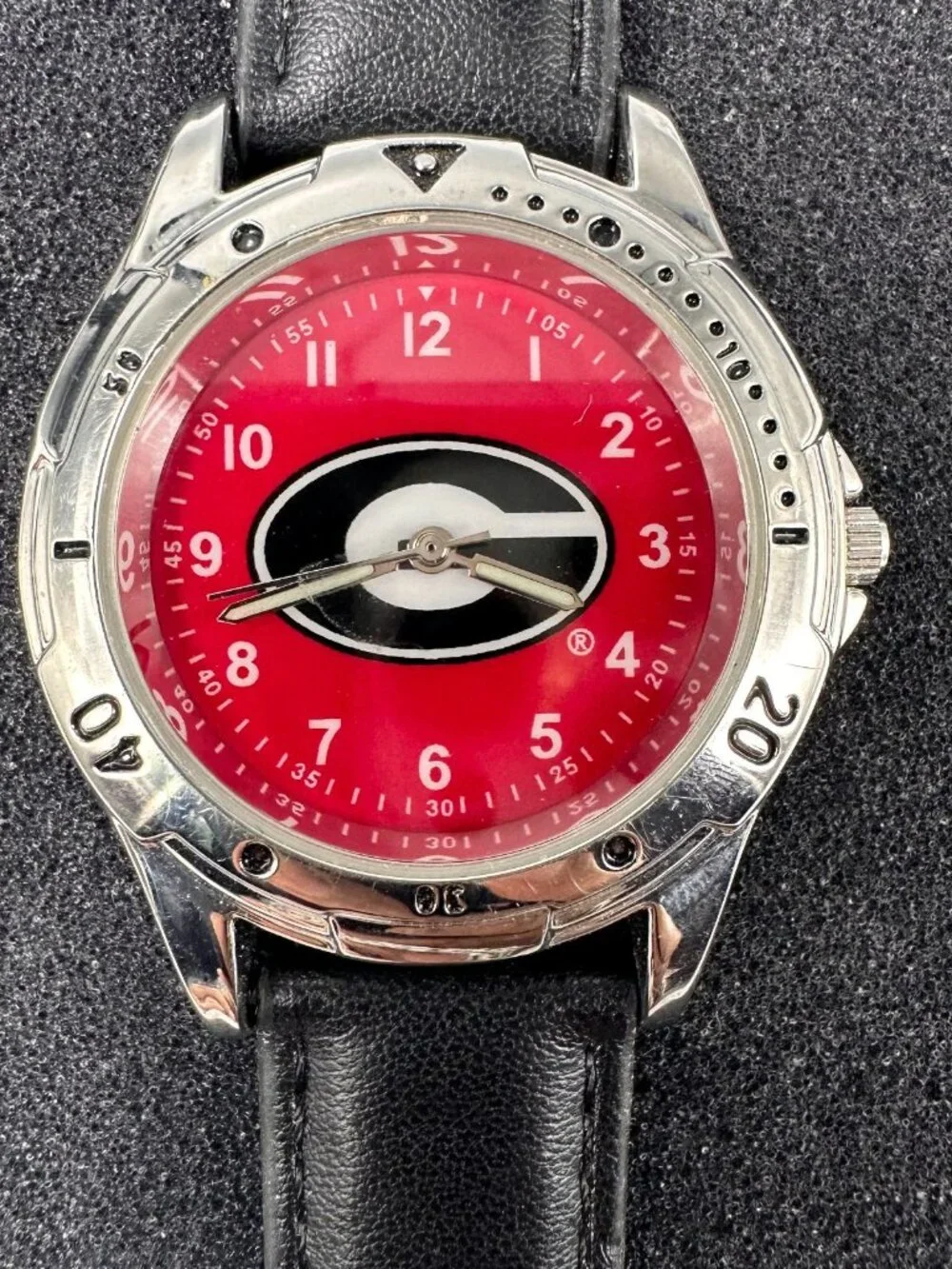 Georgia Bulldogs Watch Men Silver Tone Black Faux Leather Band New Battery 9.5